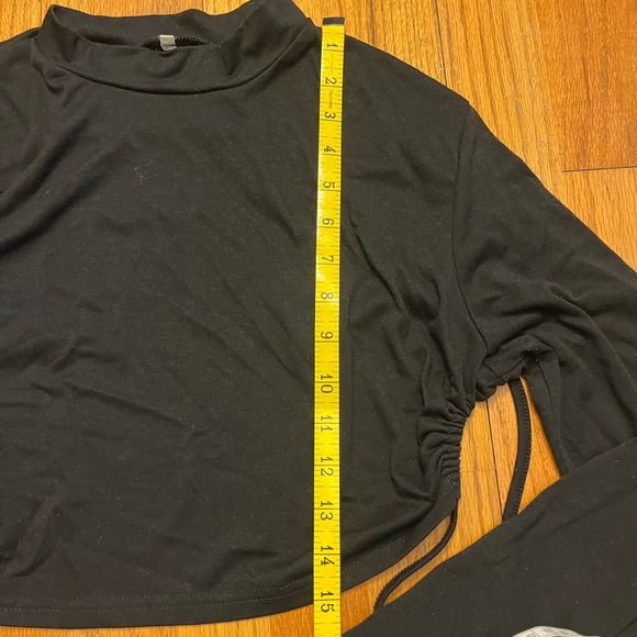 Open Back Long Sleeve Crop Top - Picture 4 of 6